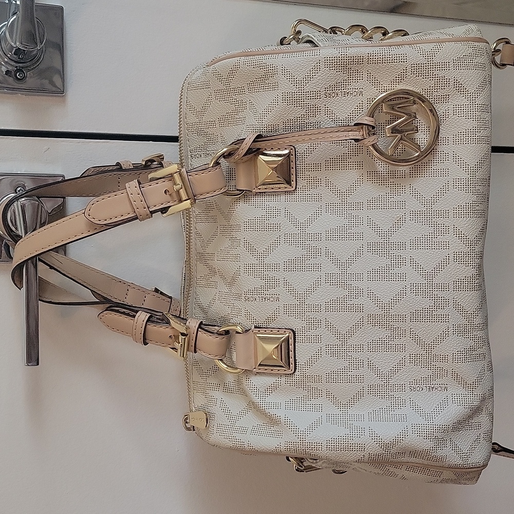 Michael Kors 🎶 white monogram, classic Grayson satchel